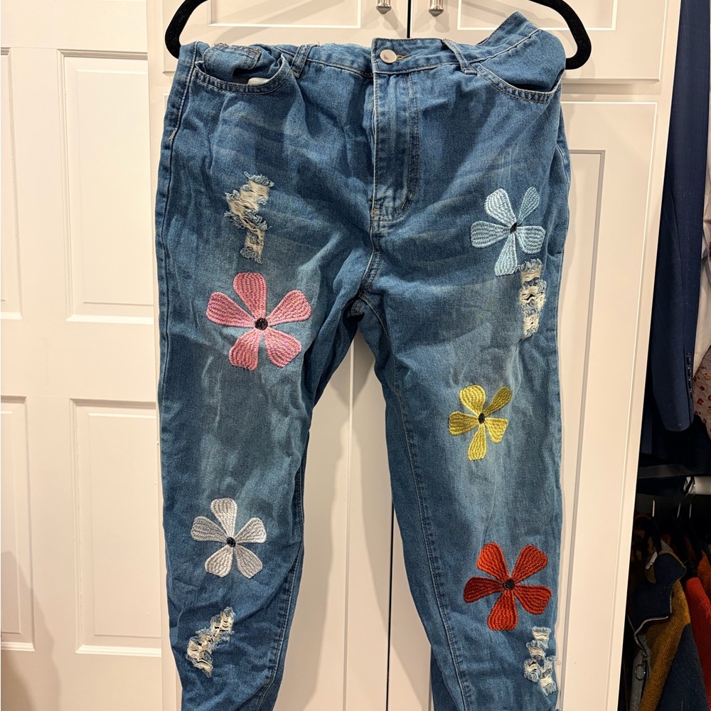 SHEIN Floral Embroidered Women's Jeans